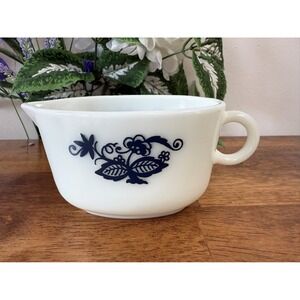 Vintage Pyrex Old Town Blue Gravy‎ Boat Milk Glass Corning Ware 12 oz USA